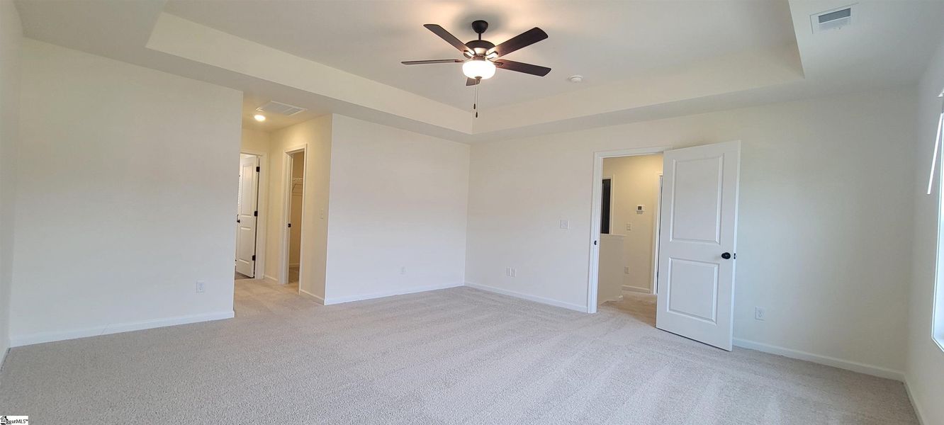 Spacious, unfurnished interior of a new home in Halton Oaks, Spartanburg (Image 24).