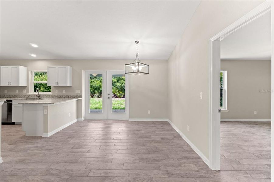 Spacious, unfurnished interior of a new home in , Port Charlotte (Image 15).