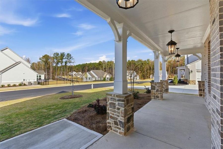 Exterior details and patio area of a home in Ford Landing, Acworth (Image 29).