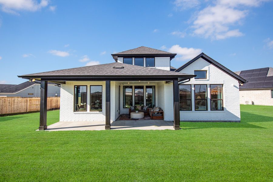 Representative exterior details of a home built from the Summerfield by Beazer Homes in Bridgeland, Cypress (Image 3).