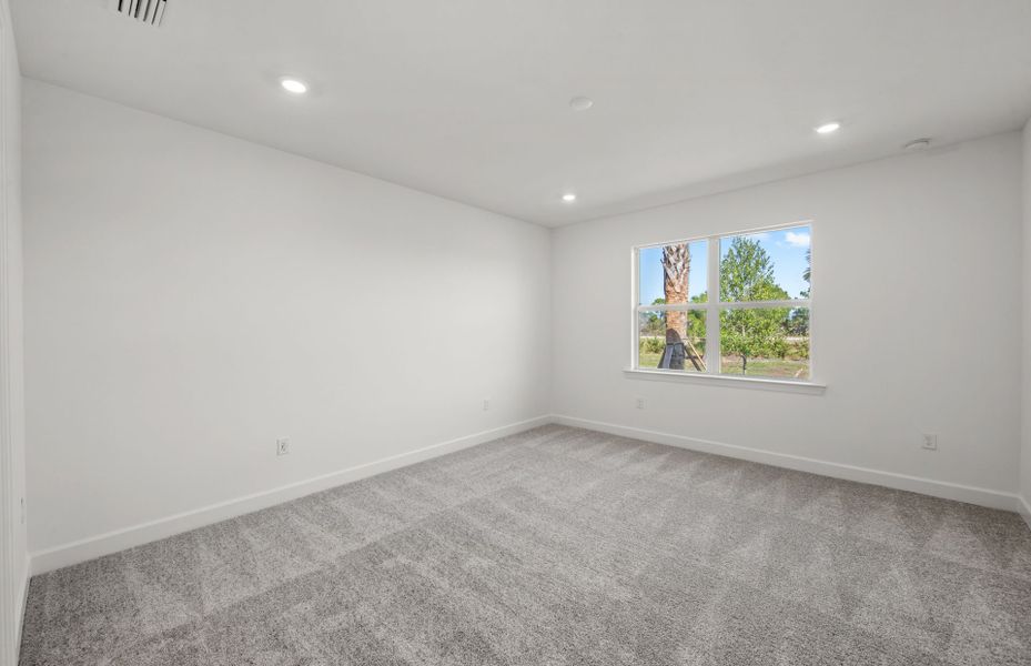 Spacious, unfurnished interior of a new home in TerraWalk at Babcock Ranch, Alva (Image 17).