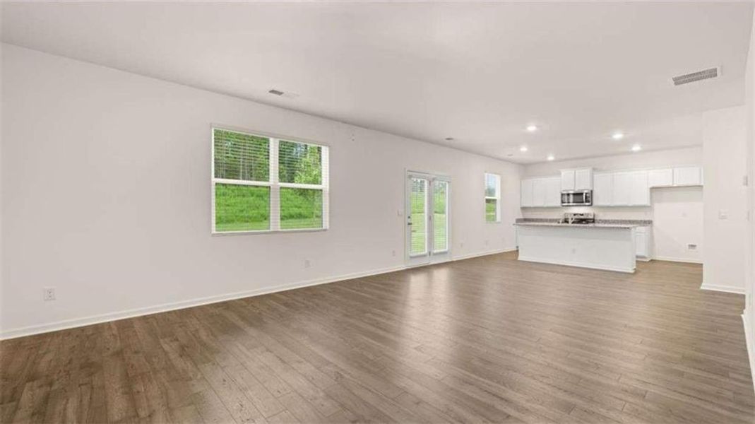 Spacious, unfurnished interior of a new home in Poplar Preserve, Newnan (Image 17). Spacious, unfurnished interior of a new home in Poplar Preserve, Newnan (Image 17).