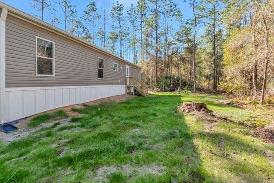 Exterior details and patio area of a home in , Crystal River (Image 17).