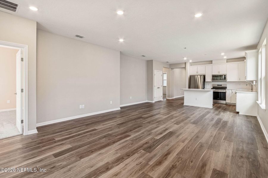 Spacious, unfurnished interior of a new home in Del Webb Wildlight, Wildlight (Image 16).