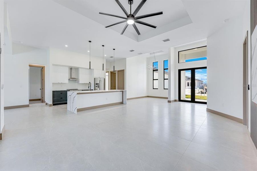 Spacious, unfurnished interior of a new home in , Cape Coral (Image 13).