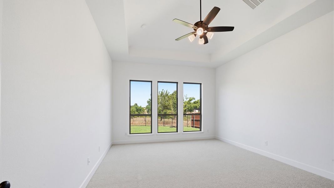 Spacious, unfurnished interior of a new home in Sweetgrass, Haslet (Image 15).