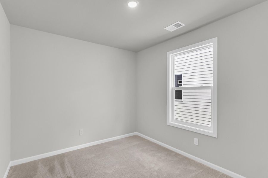 Spacious, unfurnished interior of a new home in Central Creek, Goose Creek (Image 29).