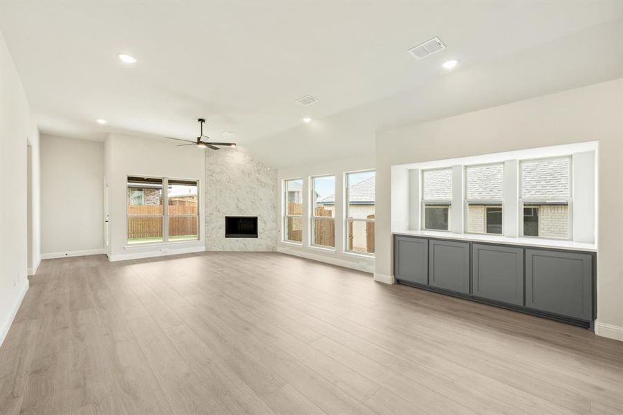 Spacious, unfurnished interior of a new home in Sunset Ridge, Alvarado (Image 32).