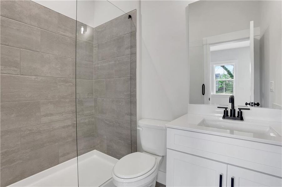 Furnished interior view inside a new home in , Roswell (Image 5).