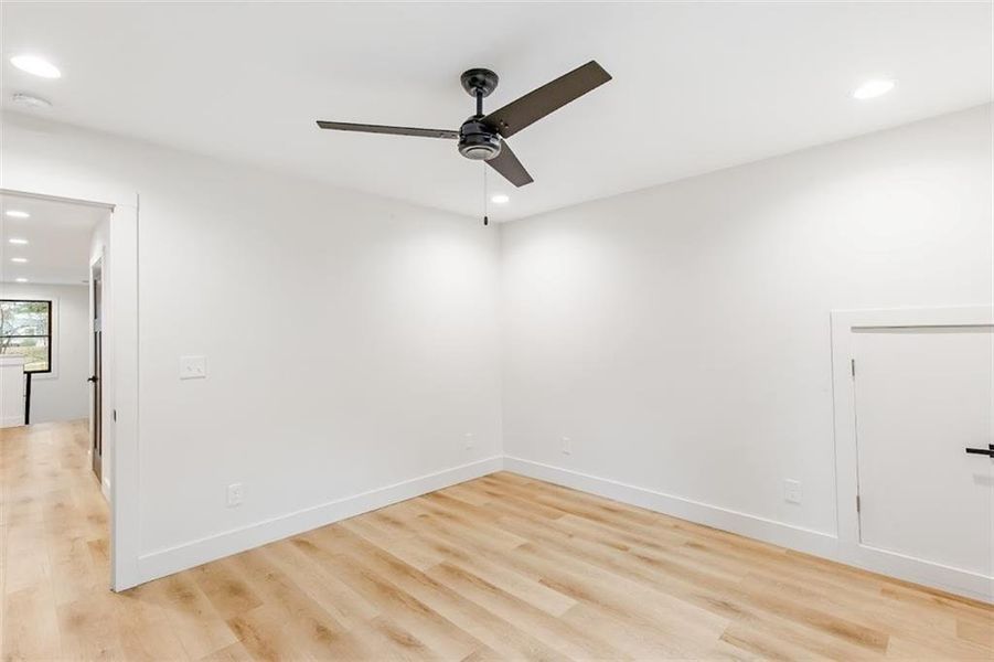 Spacious, unfurnished interior of a new home in , Bremen (Image 25). Spacious, unfurnished interior of a new home in , Bremen (Image 25).