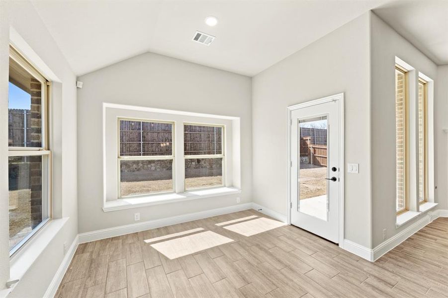 Spacious, unfurnished interior of a new home in The Oaks, Red Oak (Image 22).