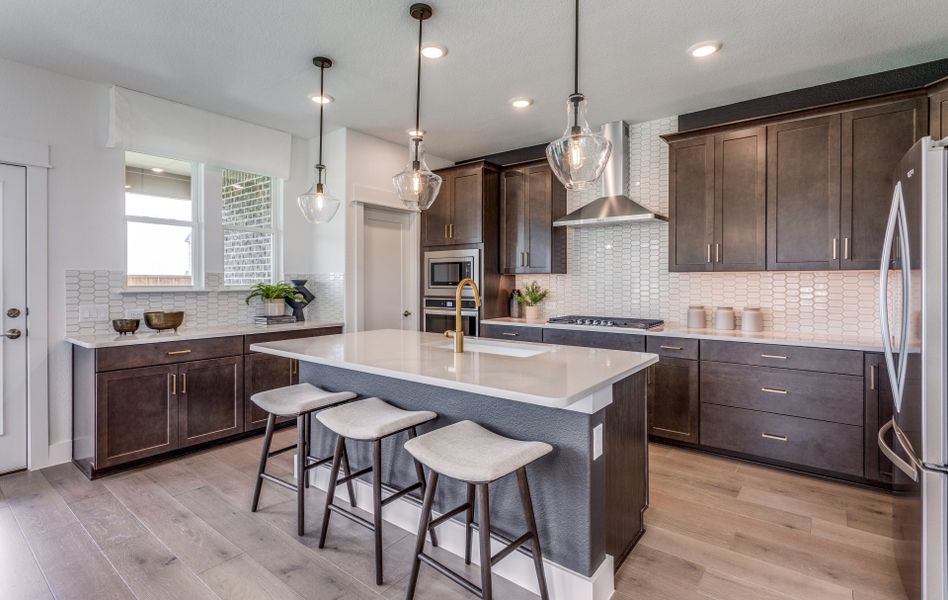 Spacious, eat-in island kitchen with abundant cabi