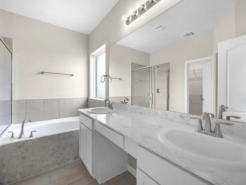 Furnished interior view inside a new home in Lago Mar 50' at Lago Mar, Santa Fe (Image 5). Furnished interior view inside a new home in Lago Mar 50' at Lago Mar, Santa Fe (Image 5).