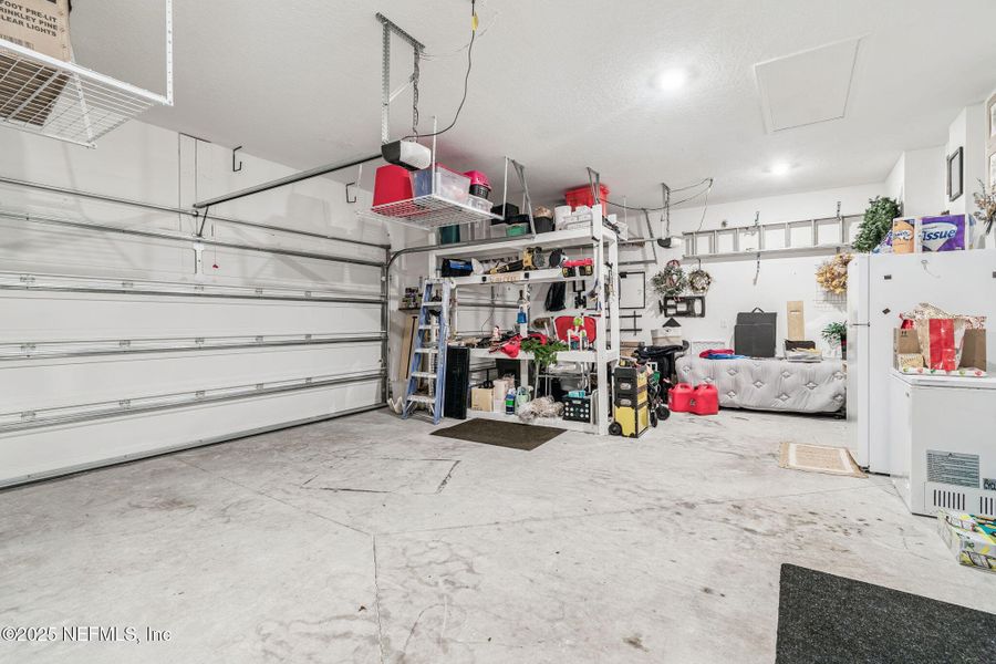 Spacious, unfurnished interior of a new home in Amelia Walk, Fernandina Beach (Image 22).