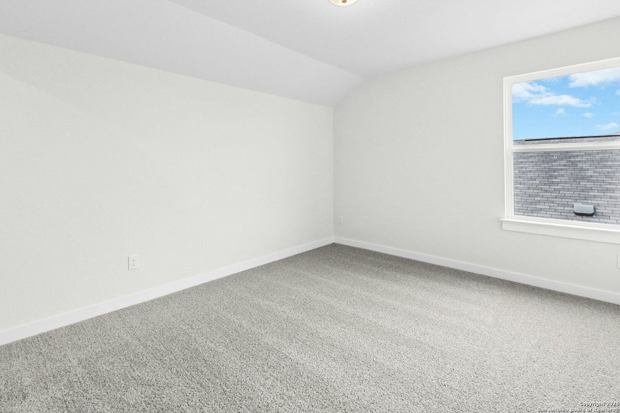 Spacious, unfurnished interior of a new home in Willowbrook, New Braunfels (Image 25).