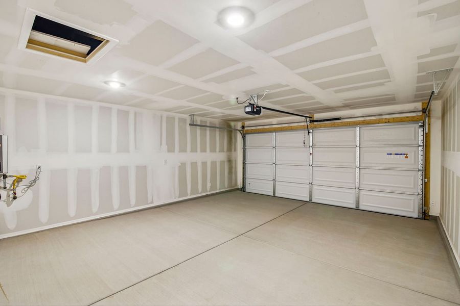 Spacious, unfurnished interior of a new home in Mandarina Reserve, Marana (Image 22). Spacious, unfurnished interior of a new home in Mandarina Reserve, Marana (Image 22).