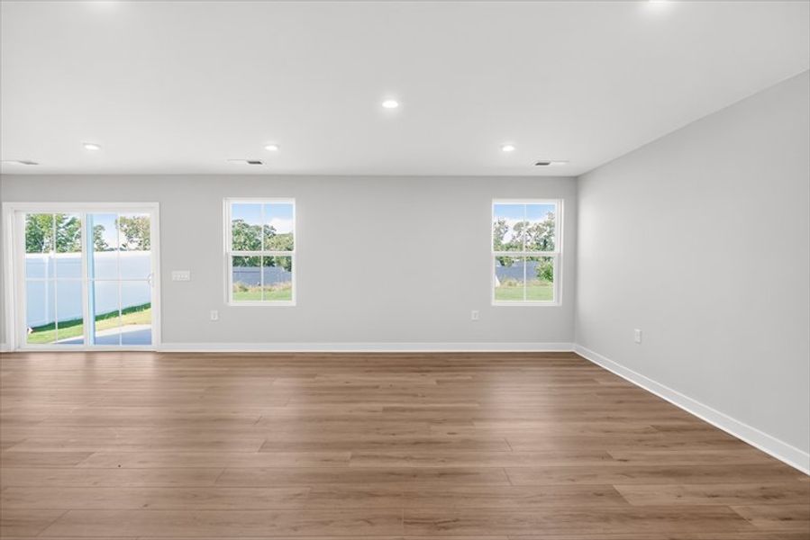Spacious, unfurnished interior of a new home in Waverly Springs, Woodruff (Image 16).