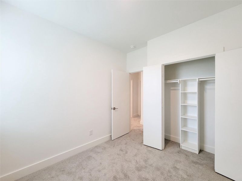 Spacious, unfurnished interior of a new home in , Houston (Image 38).