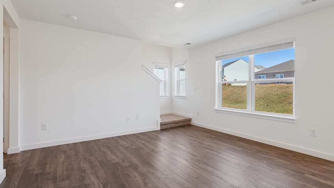 Spacious, unfurnished interior of a new home in Belhaven, Knoxville (Image 11).