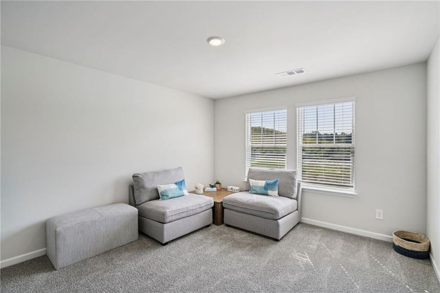 Furnished interior view inside a new home in Ivey Township, Dallas (Image 8).