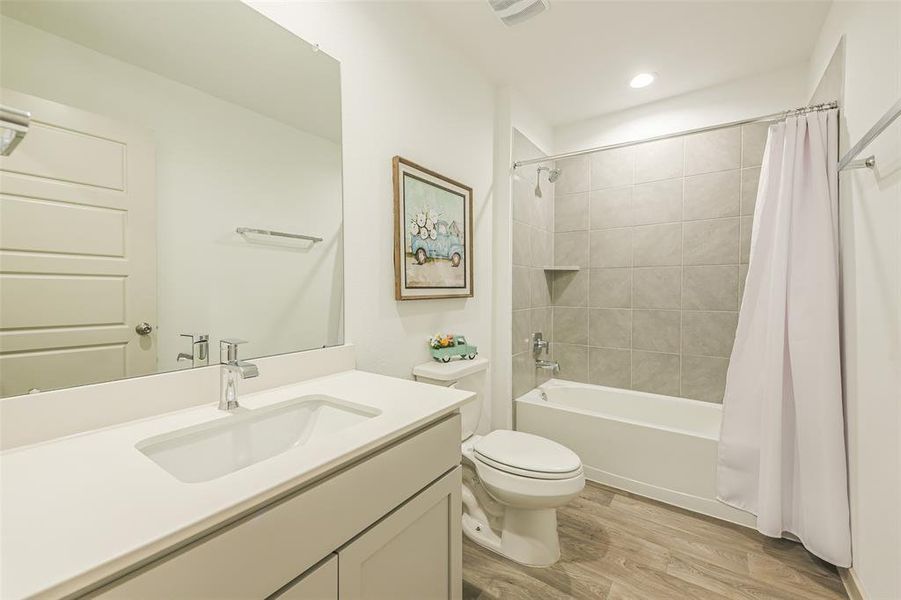 Image 32 of a home in City Gate.