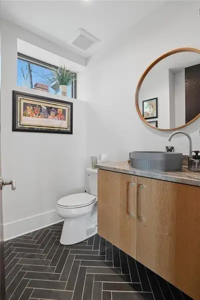 Furnished interior view inside a new home in , Jasper (Image 28).