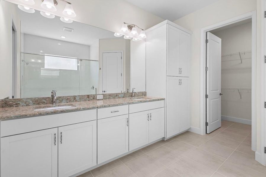 28_1418428 28_1418428