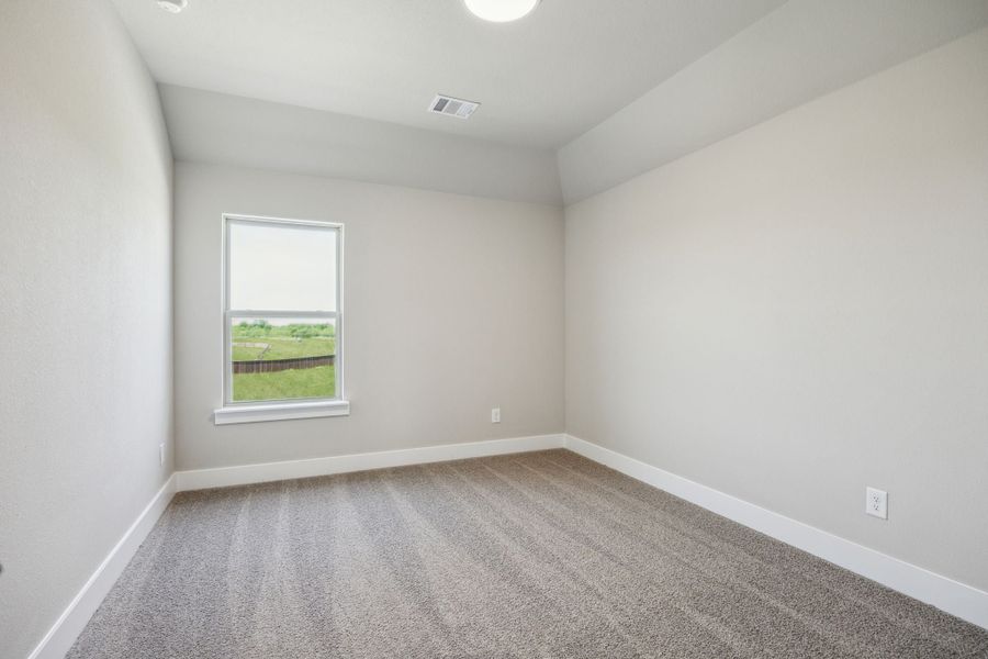 Spacious, unfurnished interior of a new home in Ellis Ranch Estates, Waxahachie (Image 30).