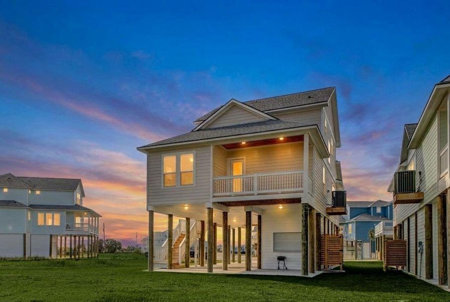 Exterior details and patio area of a home in , Galveston (Image 20).