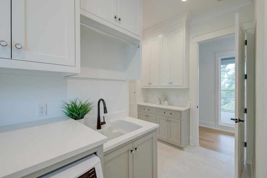 Furnished interior view inside a new home in Daniel Island Park, Charleston (Image 62).