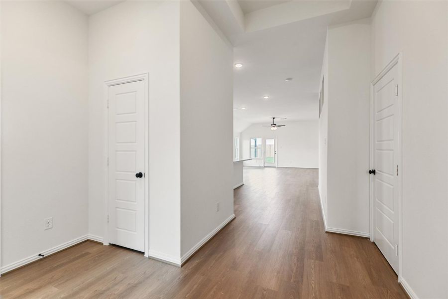 Spacious, unfurnished interior of a new home in Creekhaven, Iowa Colony (Image 28). Spacious, unfurnished interior of a new home in Creekhaven, Iowa Colony (Image 28).