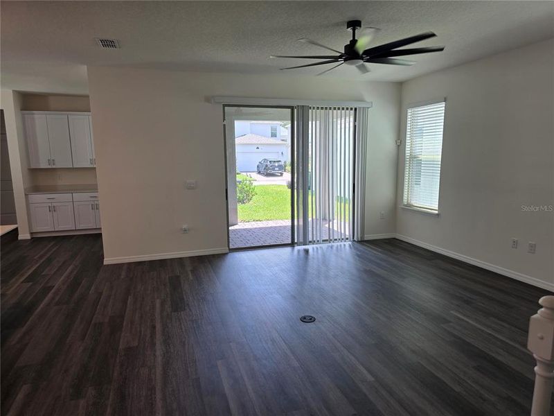 Spacious, unfurnished interior of a new home in , Winter Garden (Image 6).