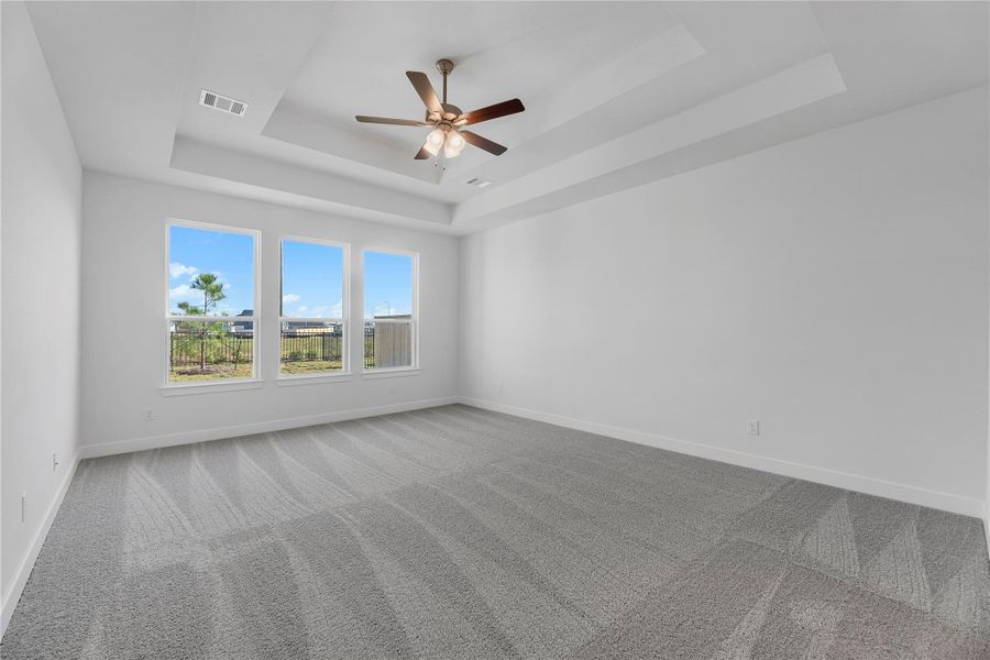 Spacious, unfurnished interior of a new home in Fulshear Lakes, Fulshear (Image 13). Spacious, unfurnished interior of a new home in Fulshear Lakes, Fulshear (Image 13).