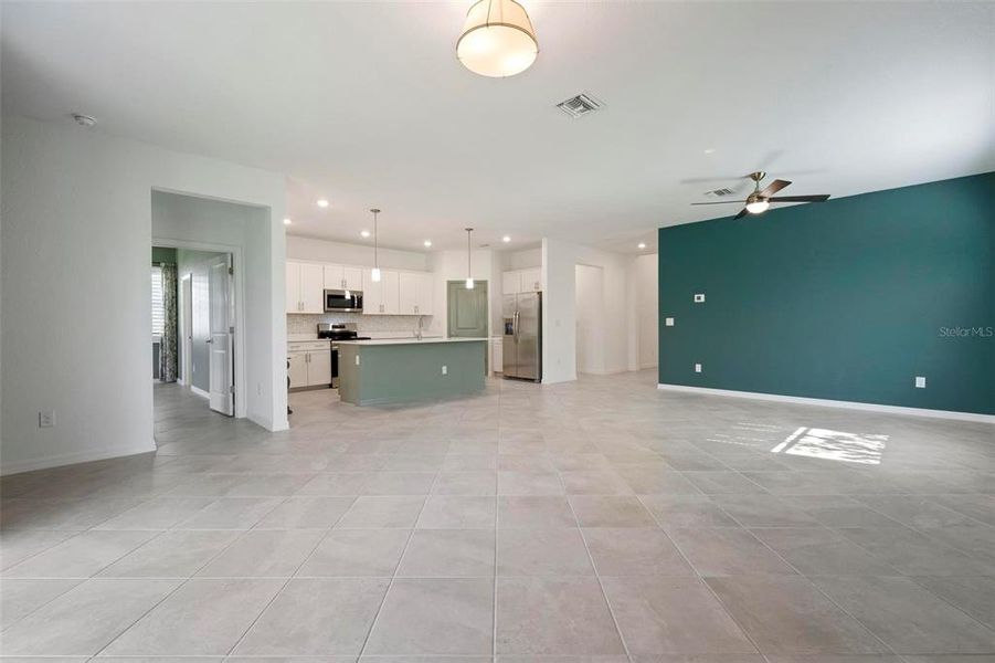 Spacious, unfurnished interior of a new home in , Venice (Image 37).