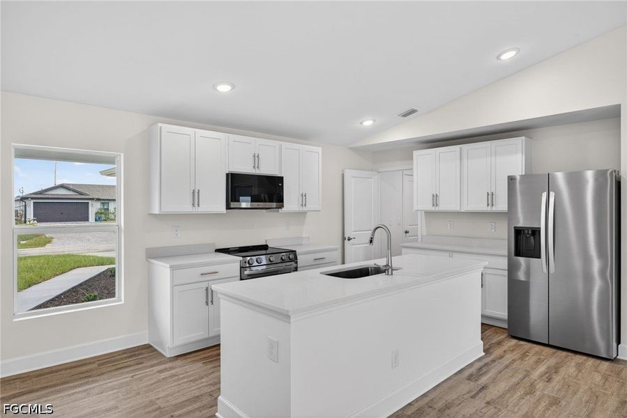 Furnished interior view inside a new home in Cape Coral, Cape Coral (Image 7).
