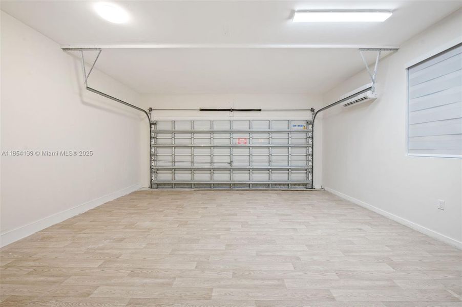 Spacious, unfurnished interior of a new home in , Miami Springs (Image 21).