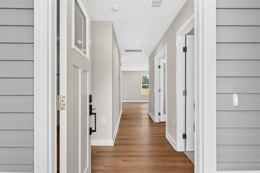 Spacious, unfurnished interior of a new home in Beacon Point at New Hampstead, Savannah (Image 13). Spacious, unfurnished interior of a new home in Beacon Point at New Hampstead, Savannah (Image 13).