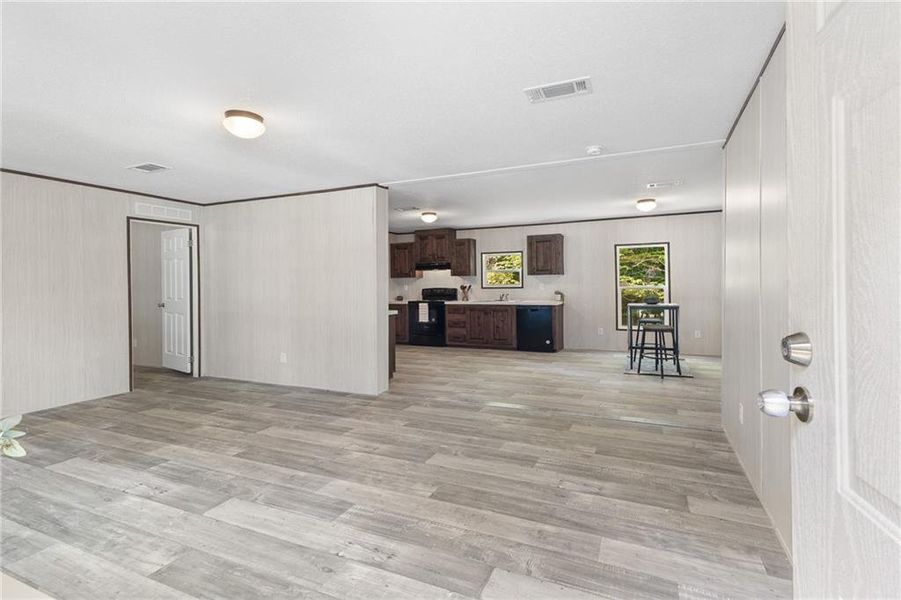 Spacious, unfurnished interior of a new home in , Nicholson (Image 19).