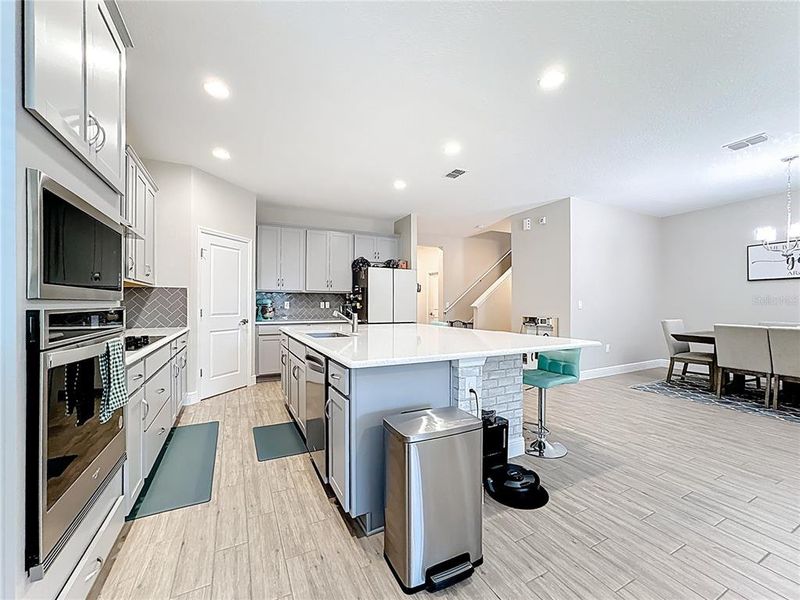Furnished interior view inside a new home in , Orlando (Image 35).