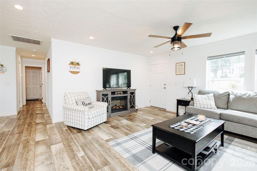 Furnished interior view inside a new home in , Nebo (Image 8).