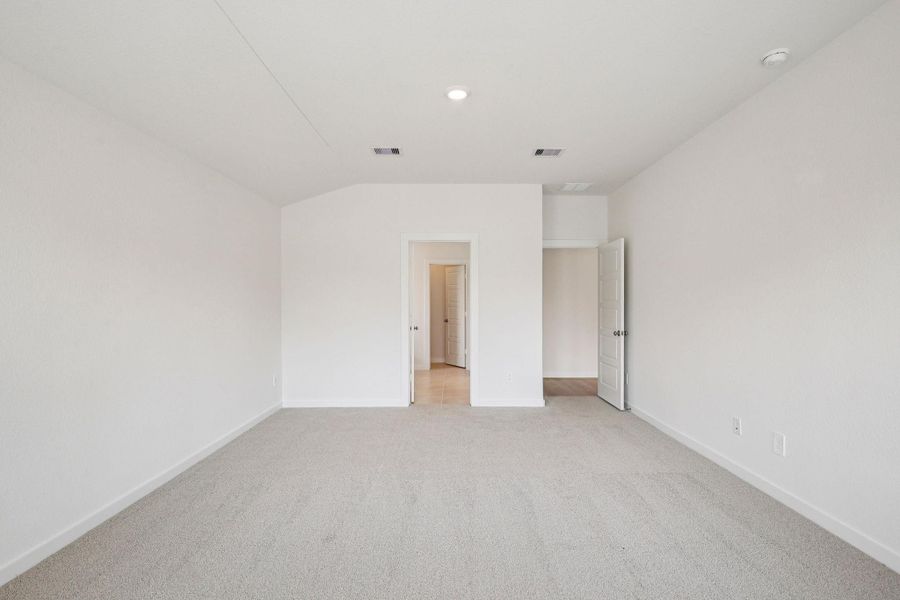 Spacious, unfurnished interior of a new home in Southwinds, Baytown (Image 21). Spacious, unfurnished interior of a new home in Southwinds, Baytown (Image 21).