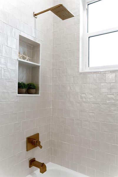 Furnished interior view inside a new home in , Venice (Image 50).