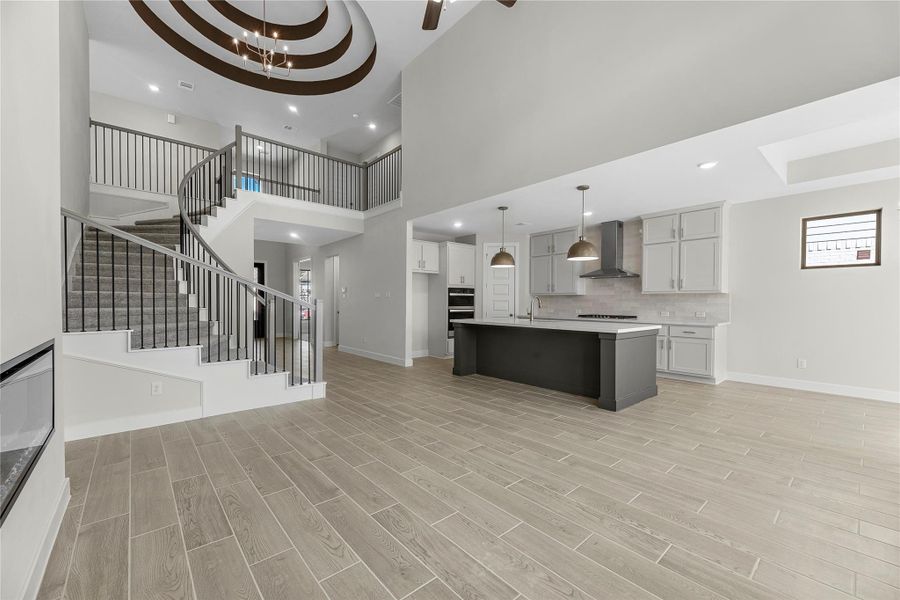 Representative image. Features, selections and colors may vary.