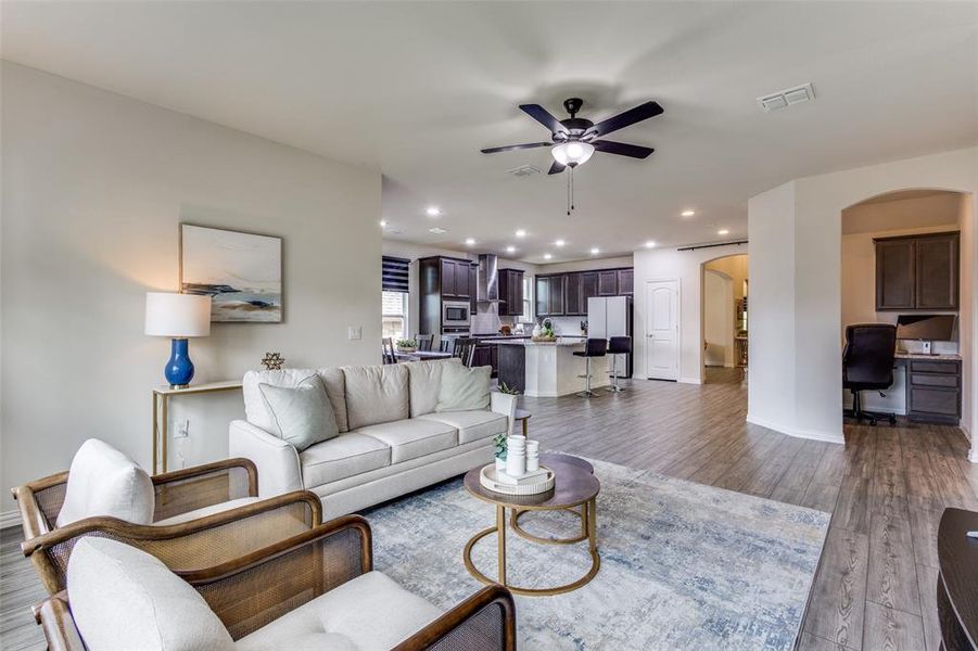 Welcome home to this open floor plan home in Erwin Farms! Welcome home to this open floor plan home in Erwin Farms!