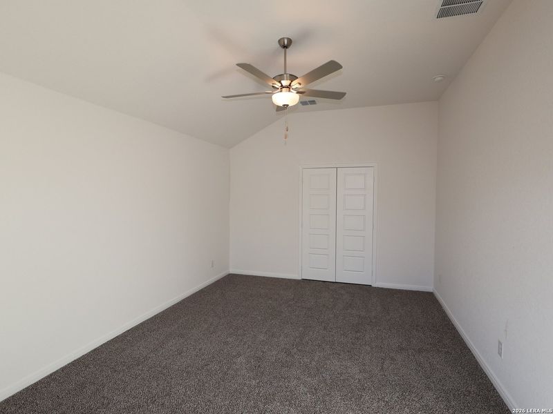 Spacious, unfurnished interior of a new home in Greenspoint Heights, Seguin (Image 22).