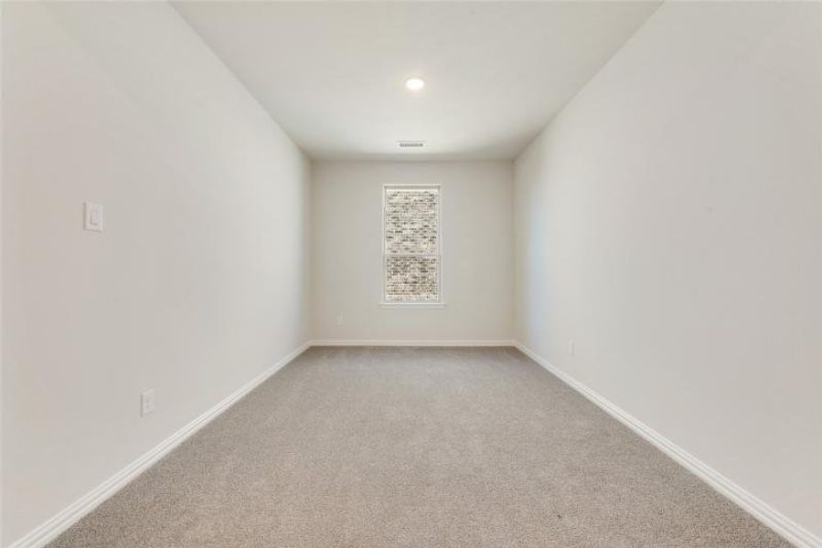 Spacious, unfurnished interior of a new home in Spiritas Ranch, Little Elm (Image 22).