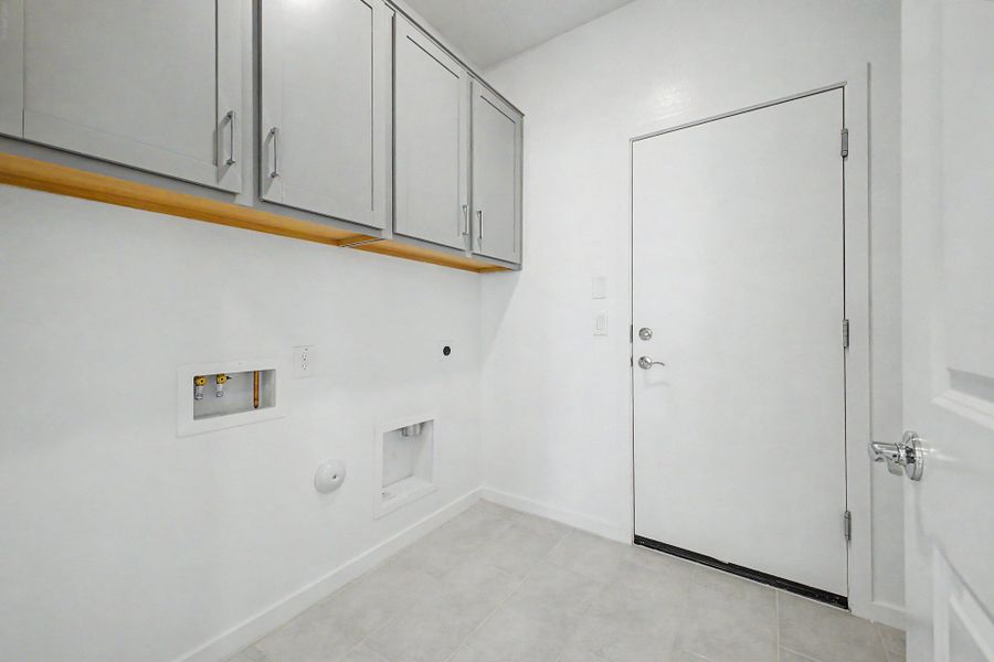 Spacious, unfurnished interior of a new home in Frontera, Surprise (Image 12). Spacious, unfurnished interior of a new home in Frontera, Surprise (Image 12).