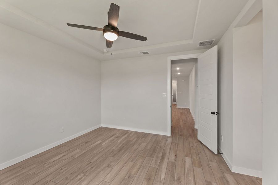 Representative unfurnished interior of a home built from the Pecos by Hakes Brothers in Veranda Designer, San Antonio (Image 24).