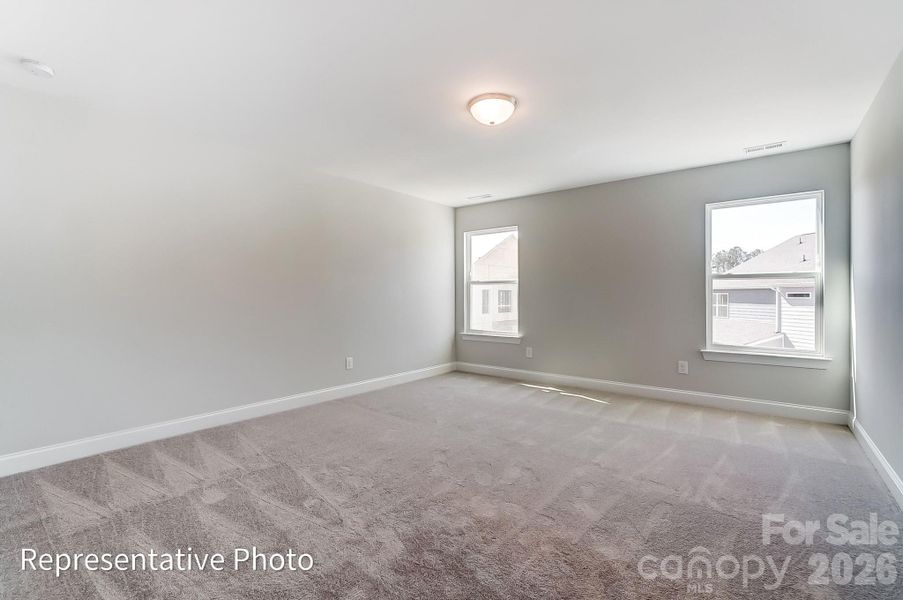 Spacious, unfurnished interior of a new home in Harrisburg Village, Harrisburg (Image 18).