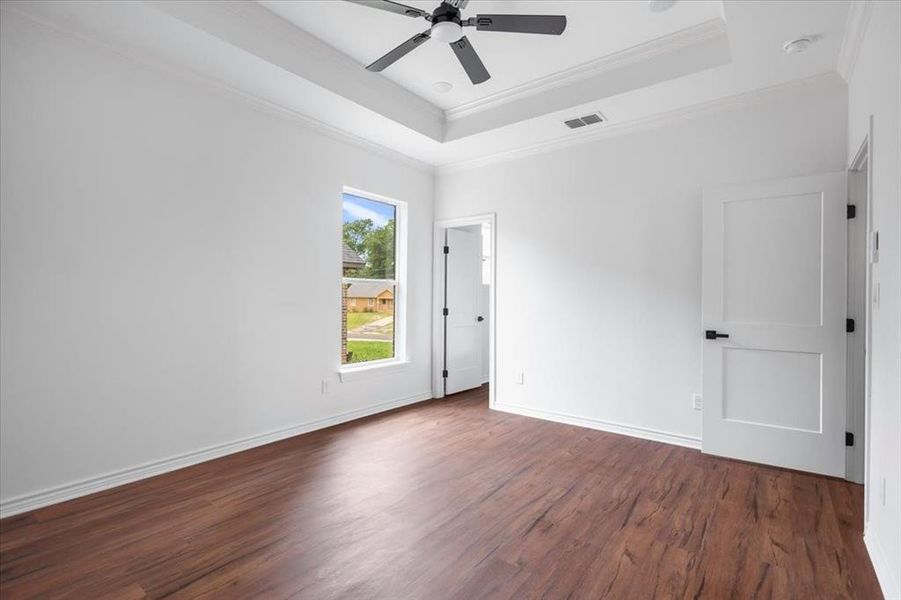 Spacious, unfurnished interior of a new home in , Tyler (Image 26).